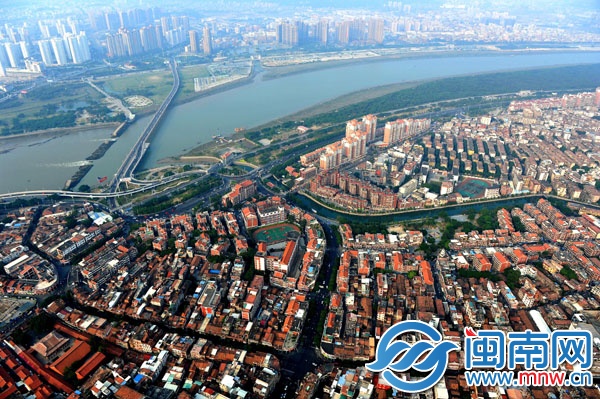 泉州提出將古城與古港、新區(qū)串聯(lián)起來發(fā)展，建設(shè)多元